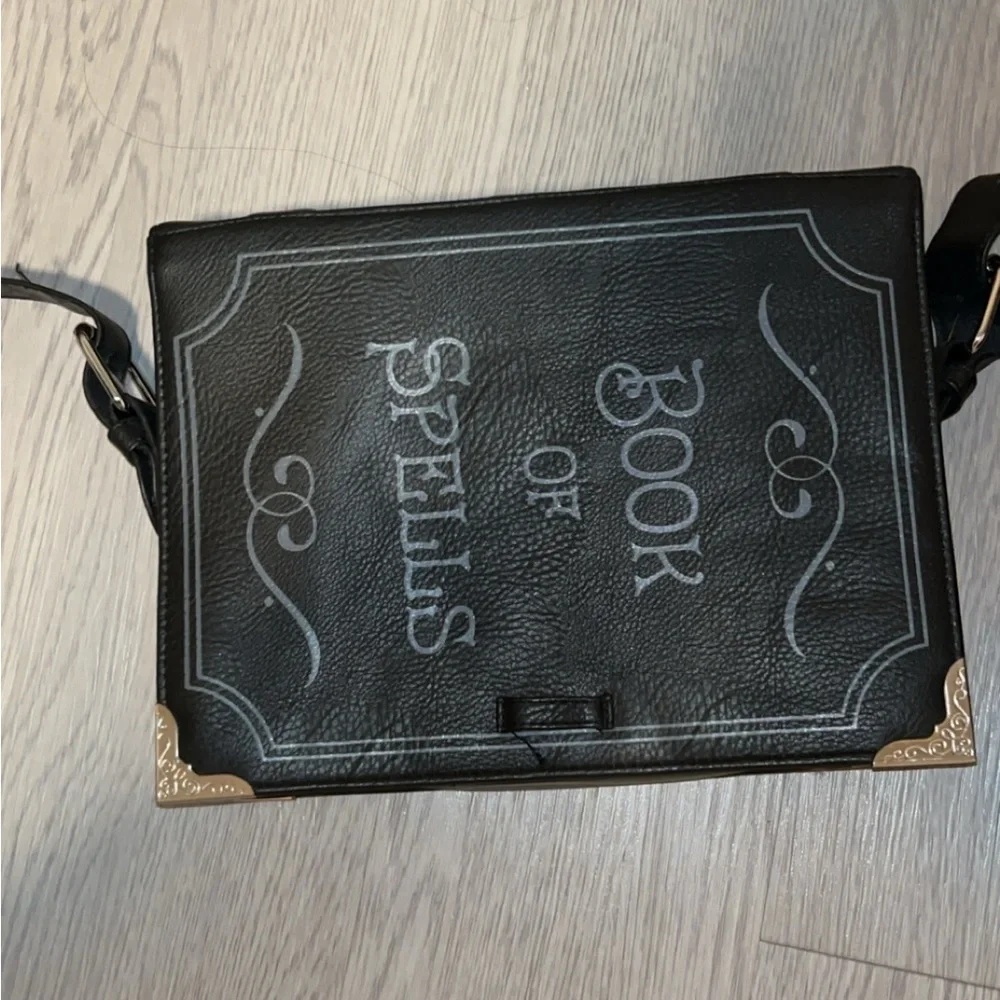 Gothic bags - Picture 5 of 6